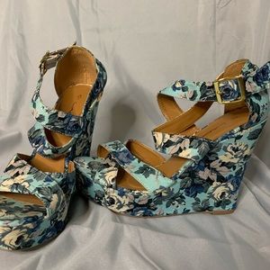 Floral wedges!